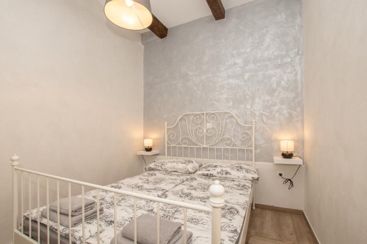 Apartments Nesatcium PUY מראה חיצוני תמונה